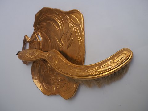 Dustpan in brass, Denmark ca. 1920.