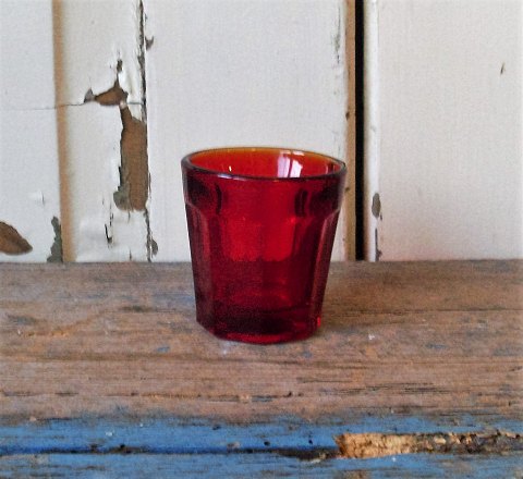 Rubin rødt tuds glas også kaldet Børne glas fra Fyens Glasværk