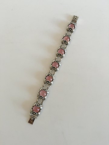 N.E. From Armbånd af Sterling Sølv Prydet med Rosa Quartz Sten.