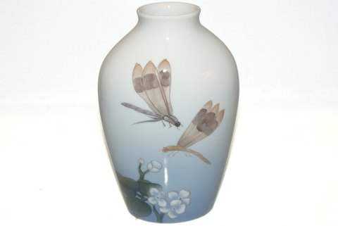 Bing & Grøndahl , Vase
Motiv: Guldsmede
Nr 261-5239
Højde 17,5 cm.
SOLGT
