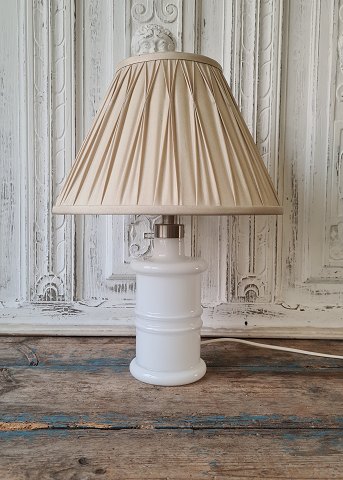 Holmegaard Pharmacy lamp in white opal glass. Height incl. socket 28 cm.