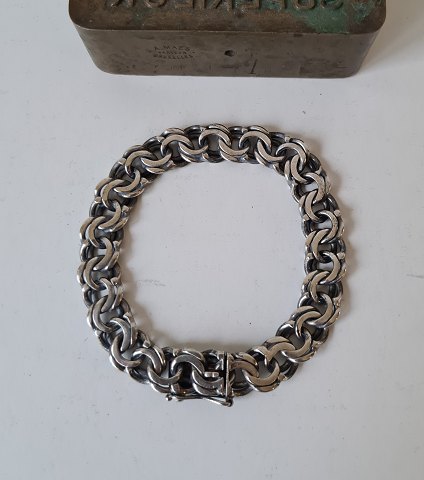 item no: 493357