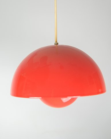 Flowerpot ceiling lamp, Verner Panton (1926-1998) VP1, 1970
Great condition
