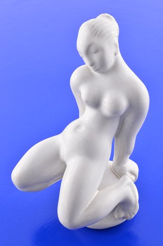 Kahler ceramics Figurine Nude woman