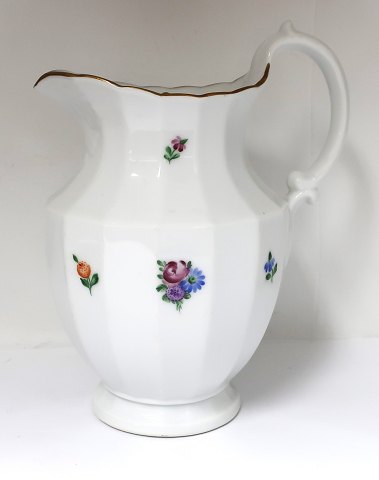 Royal Copenhagen. Ströblomst. Chocolate jug. Model 482 / 8606. Height 23 cm. (2. 
quality)