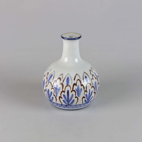 L. Hjorth vase
no 551