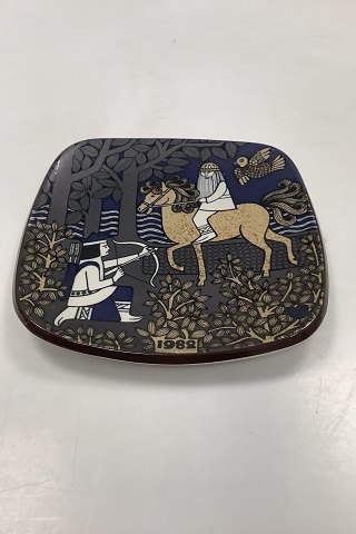 Arabia Finland Kalevala Annuel Plate 1982