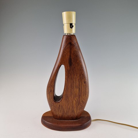 Teak Bordlampe
Kandeformet