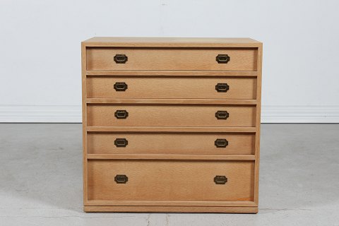 Henning Koch
Dresser of oak