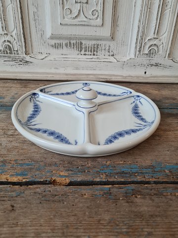 B&G Empire cabaret dish with knob no. 221A