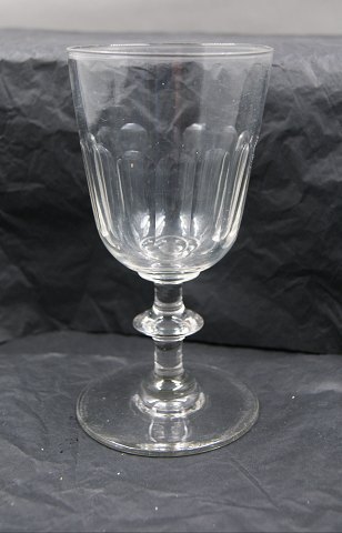 Christian d.8 glas fra Kastrup/Holmegaard. Stort rødvinsglas eller bourgogneglas 
17,3cm