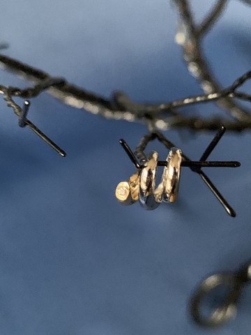 Vedhæng med brillanter i 14 karat, hvid og rødguld, meget unikt.