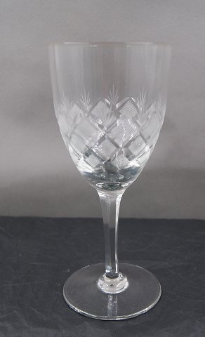 Vienna Antique glassware with straight, faceted stem by Lyngby Glass-Works, 
Denmark. Red wine glasses 16.5cm