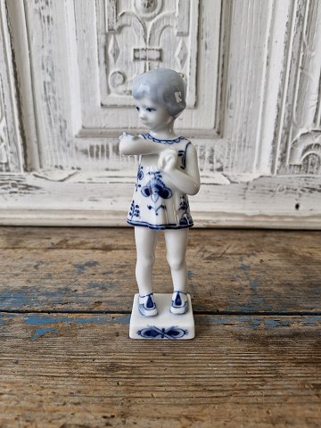 Royal Copenhagen Musselmalet figur - Pige med sommerfugl no. 4795