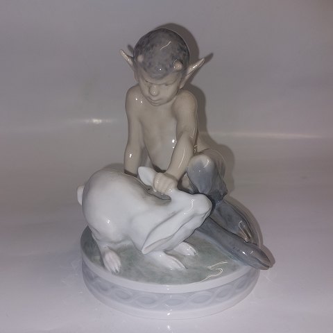 Royal Copenhagen: Pan with rabbit figure In porcelain
