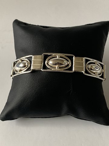 Elegant Armbånd i Sølv
Stemplet 830S
Længde 19,7 cm