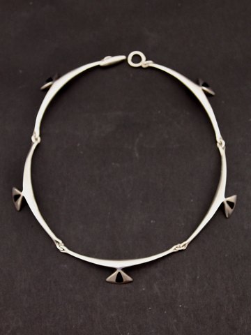 item no: 589533