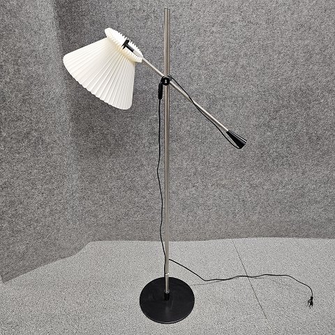 Floor lamps