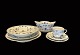 Blue fluted
Royal Copenhagen
Soup plate no. 68, 375 DKK. Big plate no. 176, 450 DKK. Smaller plate no. 178, 
375 DKK. Cup no. 79, 225 DKK. Saucer, 100 DKK. Gravydish no. 204, 1100 DKK.
6 of each, except the gravydish
