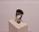 Ring med stor blodsten, stemplet W og af 925 sterling silver.
5000m2 udstilling.

