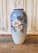 Royal Copenhagen Vase dekoreret med æblegren no. 2629/2129