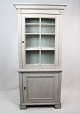 Large grey painted gustavian glass cabinet from around the 1860s, in great 
antique condition.
5000m2 showroom.
