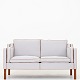 Børge Mogensen / Fredericia Furniture
BM 2212 - Reupholstered 2-seater sofa in textile - Steelcut Trio (color 105) 
with piping in Elegance Walnut leather and teak legs.
Vidste du, at BM 2212-sofaen (1962) blev tegnet til arkitektens eget hjem? 
Sofaen fås i flere varianter.
Availability: 6-8 weeks
Renovated
