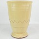 Keramik Vase - Lys Glasur - Enkelt Mønster - Dansk Keramik - 1960erne
Flot stand
