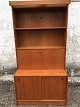 Teak
Reol med skabe
800 kr