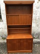 Teak
Reol med skabe
1000 kr