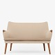 Hans J. Wegner / AP Stolen
AP 20S - Sofa i eg og nyt tekstil i Vidar 3 (farve 323 og hynde i farve 333).
1 stk. på lager
Ny-restaureret

