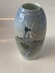 Vase
Bing and Grondahl
Deck no #1302/#6251
Height 18 cm