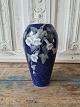 Royal Copenhagen Art Nouveau vase dekoreret med Engletrompet 
No. 1847/295