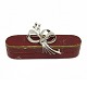 Willy Junget; A brooch in 18k white gold set with diamonds