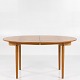 Hans J. Wegner / Andreas Tuck
AT 332 - Ovalt spisebord i mahogni og stel af bøg med to tillægsplader. 
Tillægsplader måler i alt 110 cm extra.
1 stk. på lager
Brugt stand
