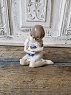 Royal Copenhagen figur - Pige med dukke 
No. 1938