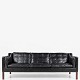 Børge Mogensen / Fredericia Furniture
BM 2213 - 3 pers. sofa i originalt, sort læder m. ben i mørkbejdset teak.
1 stk. på lager
Pæn, brugt stand

