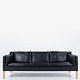Børge Mogensen / Fredericia Furniture
BM 2213 - 3 seater sofa in original black leather with legs in oak.
1 pc. in stock
Good, used condition
