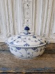 Royal Copenhagen Musselmalet helblonde terrin no. 1109