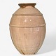 Gregory Hamilton / Tolne
Rund vase i stentøj med glasur i jordlige nuancer og detaljer.
1 stk. på lager
