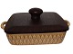 Relief
Square bowl with wooden lid