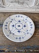 Royal Copenhagen Musselmalet riflet Hotelporcelæn frokosttallerken no. 329 - 
22,5 cm.