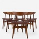Hans J. Wegner / Carl Hansen.
CH 30 - Sæt à 6 spisestole i patineret eg og nybetrukket m. Partisen Chocolate 
læder (56101).
1 sæt på lager
