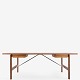 Hans J. Wegner / Andreas Tuck.
AT 325A - Skrivebord i eg med to skuffer.
1 stk. på lager

