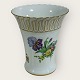 Bing&Grøndahl
Saksisk blomst
Vase med flettet kant
*700Kr