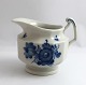 Royal Copenhagen. Blå blomst, kantet. Flødekande. Model 8564. Højde  8,4 cm. (1 
sortering)
