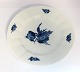 Royal Copenhagen. Blå blomst, kantet. Tallerken. Model 8549. Diameter 25,5 cm. 
(1 sortering)