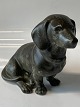 Gravhund, Johgus Bornholmsk keramik.
Mål 15,5 x 18,5 cm.
