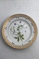 Royal Copenhagen Flora Danica Salat Tallerken No. 20 / 3573