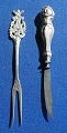 2 Besteckteile für z.B. Oliven. Gabel 11,5cm in 830 Silber, Messer 10,5cm ohne 
Stempel.